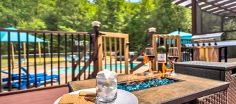 Sleeps 14! Pool Hot Tub Sauna Pickleball Arcade