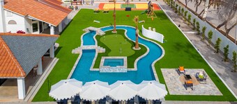 The Lazy Palm: Private Lazy River & Pickleball