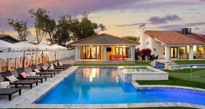 The Lazy Palm: Private Lazy River & Pickleball