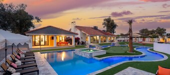 The Lazy Palm: Private Lazy River & Pickleball