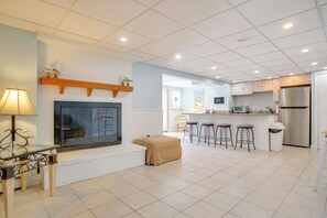 Interior - Steps to Pond & Beach! Couples Retreat in Cape Cod (Mashpee)