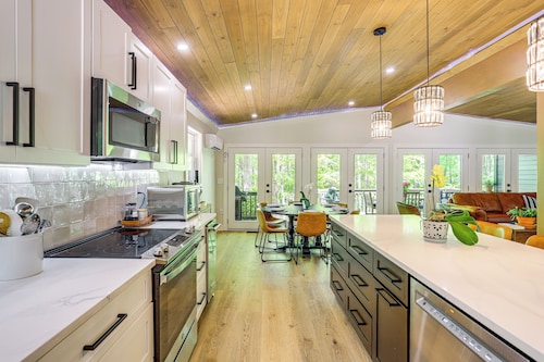 Lake Lanier Living! Retreat w/ Dock, Deck & Sauna