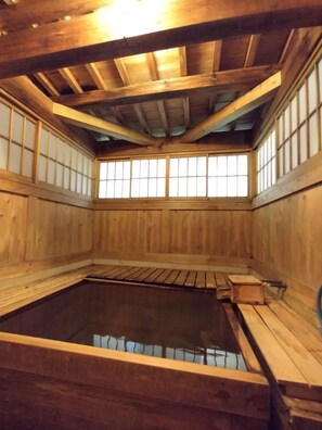 ห้องทวินสไตล์ญี่ปุ่น, ปลอดบุหรี่ | ห้องน้ำ | ไดร์เป่าผม, ผ้าเช็ดตัว, ยาสระผม, กระดาษชำระ