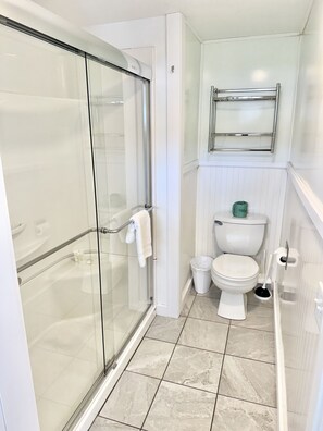 Towels - Gallagher's Travels Room One (King Bed) (Bar Harbor)