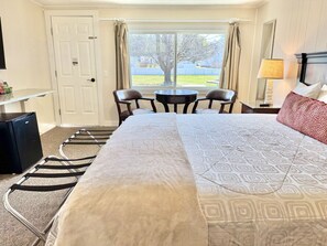 1 bedroom, WiFi - Gallagher's Travels Room Two (King Bed) (Bar Harbor)