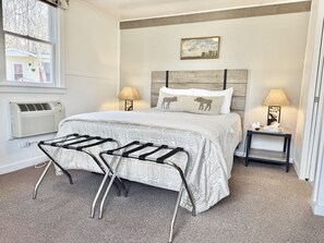 1 bedroom, WiFi - Gallagher's Travels Cabin Three (Queen) (Bar Harbor)