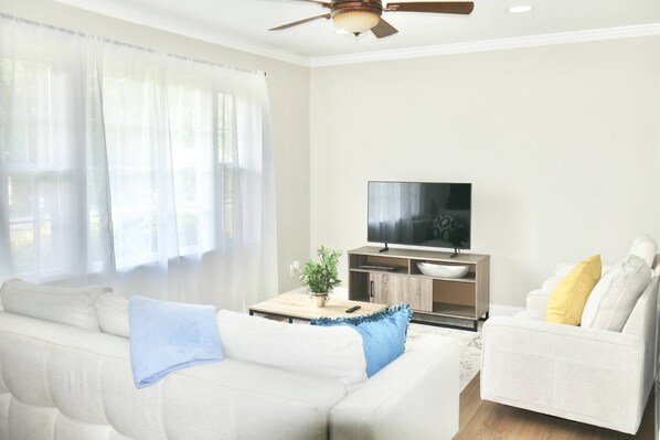 TV, fireplace - Parkside Retreat: 20% off thru Dec 19! (Pineville)