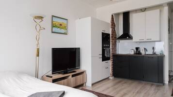 1 bedroom, desk, iron/ironing board, free WiFi