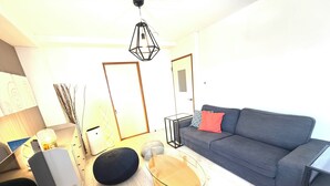Unclassified image, 4 of 15, button - 10 minutes drive to Tokyo Disney Resort! One stop to Maihama Station, 20 minutes to Tokyo Station by train. Luxury stay for 6 people! (浦安市)