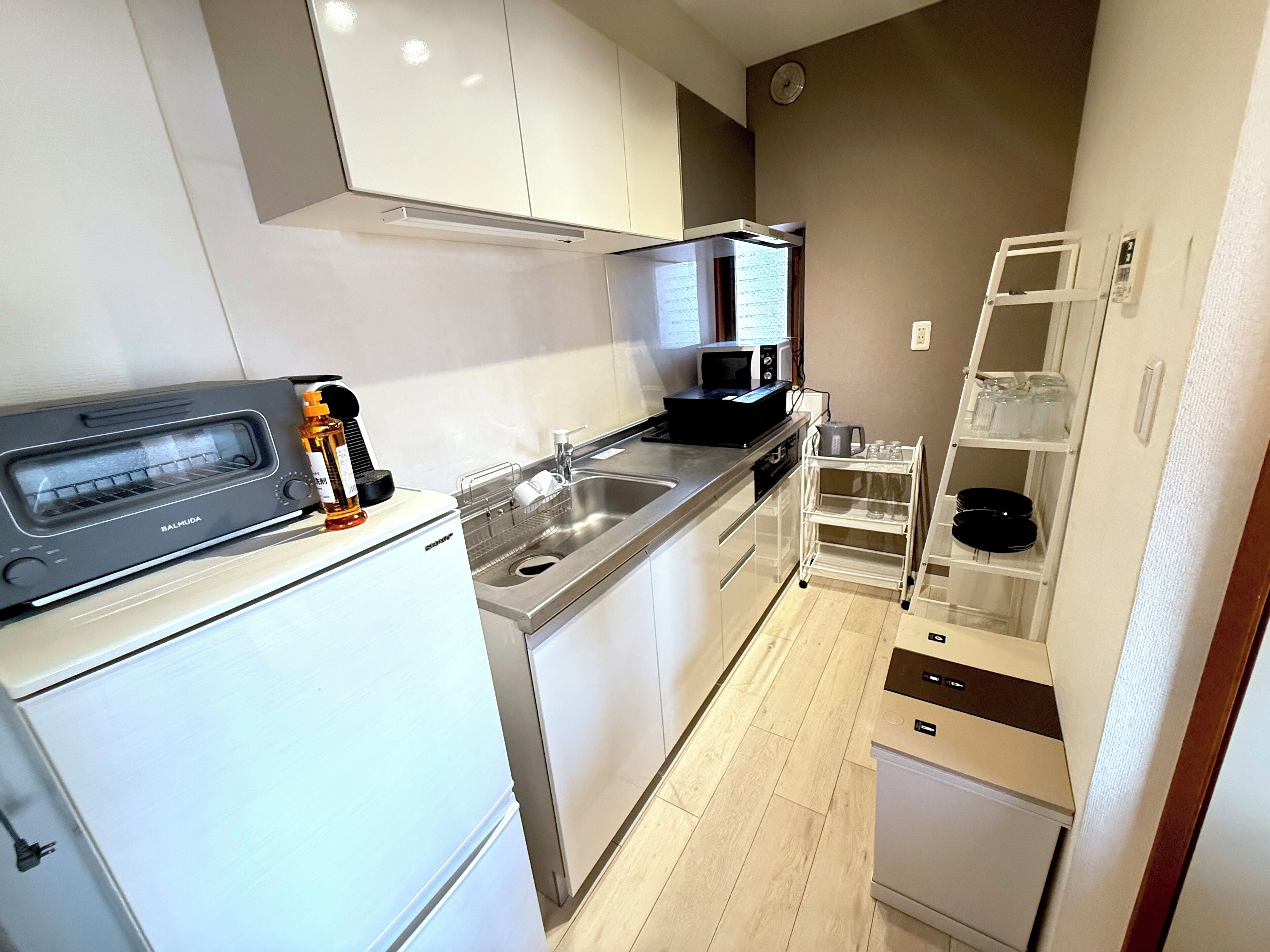 冰箱、微波炉、炉灶、茶具/咖啡用具