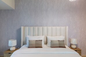 2 habitaciones, escritorio, tabla de planchar con plancha y wifi gratis 