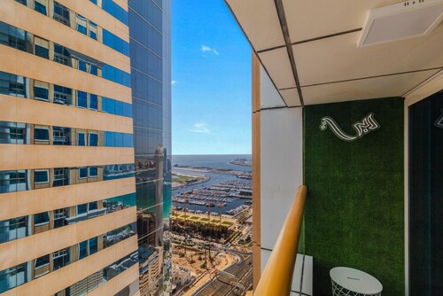 Luxurious 2 BR in the Heart of Marina l Sea View