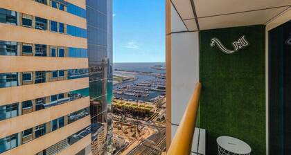 Luxurious 2 BR in the Heart of Marina l Sea View