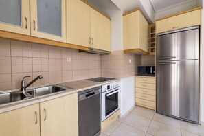 Kühlschrank, Ofen, Herdplatte, Geschirrspüler