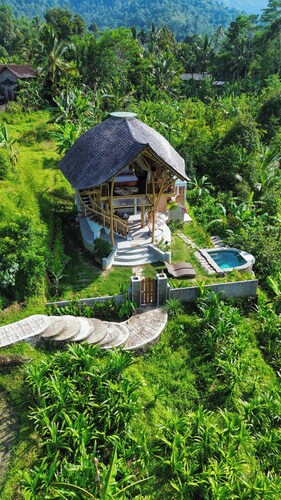 Wiwaka Big Leaf 1-bedroom lodge Bamboo in delightful Bali