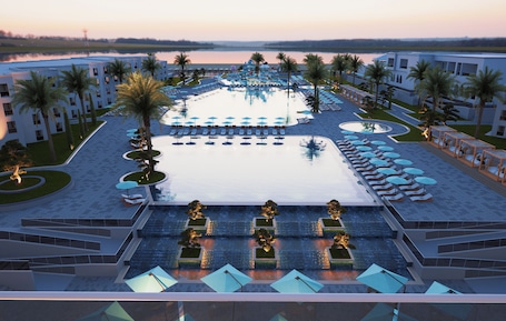 住宿正面. 皮克阿尔巴特罗斯玫瑰宫