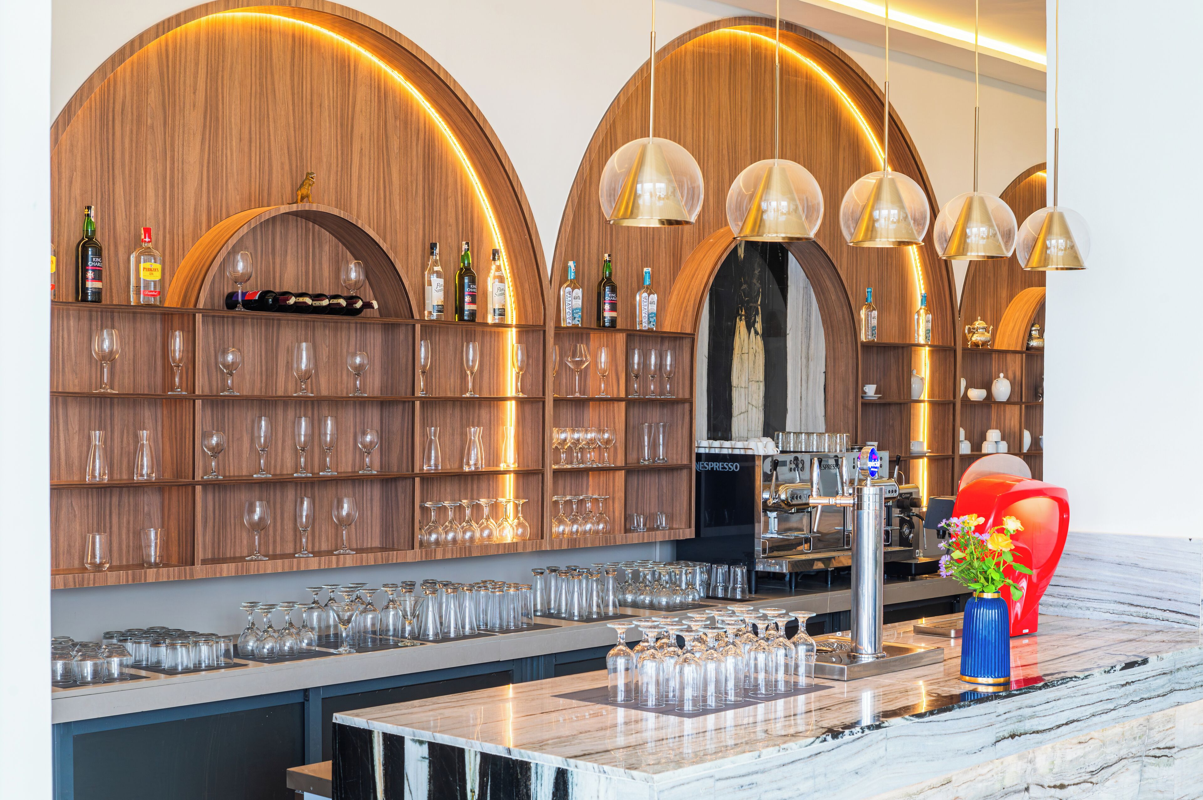 2 bars/lounges, beach bar