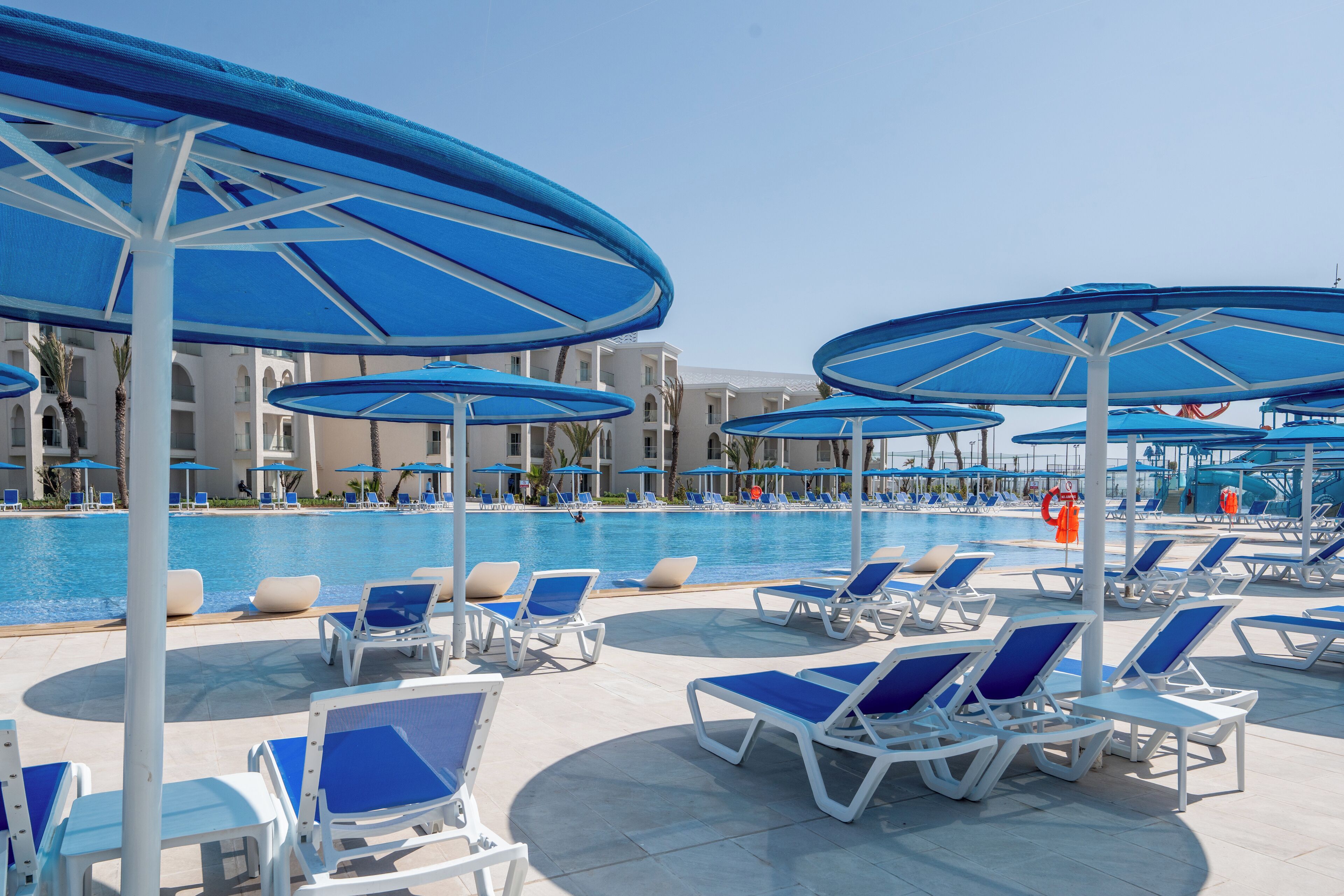 Innenpool, 2 Außenpools