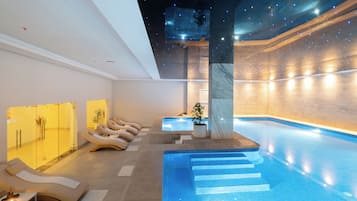 Indoor pool, 2 outdoor pools
