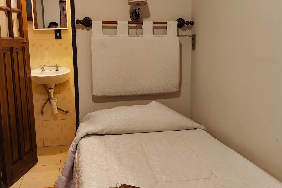Chambre Simple Standard, patio | Bureau, Wi-Fi gratuit