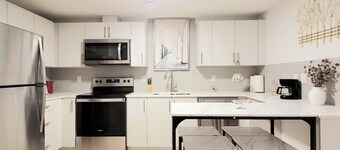 New 2Beds Suite - Close to Airport -Baby Friendly