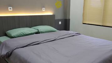 Quarto solteiro standard, vista para a cidade | Escrivaninha, Wi-Fi de cortesia