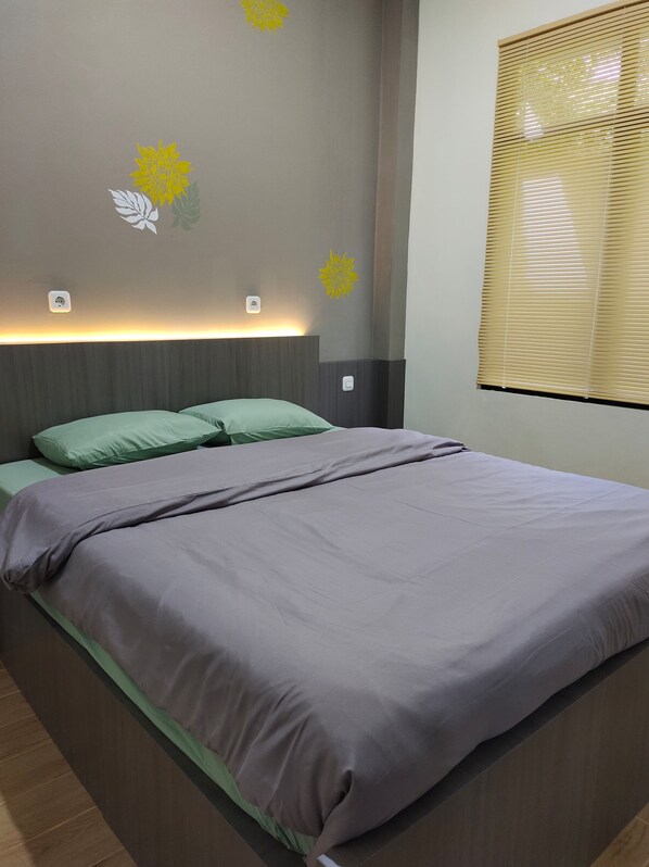 غرفة عادية فردية - منظر للمدينة | مكتب وواي فاي مجانًا