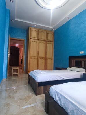 3 makuuhuonetta, silitysrauta/-lauta, Wi-Fi, vuodevaatteet