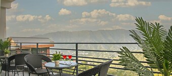Mountain Breeze Hill Crest Kasauli