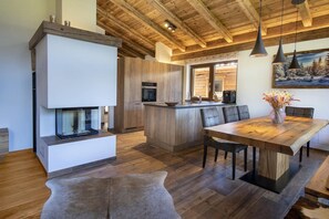 Dining Room - Chalet in Neukirchen near Ski Lift (Neukirchen)