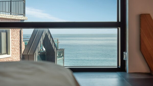 Basic Room, 1 Bedroom (Room 202 (Ocean View/Spa/BBQ)) | 1 bedroom, free WiFi