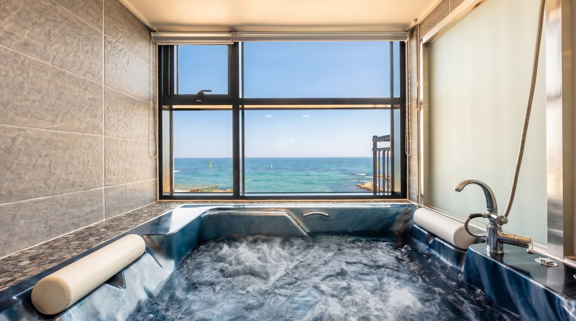 Basic Room, 1 Bedroom (Room 502 (Ocean View/Spa/BBQ)) | 1 bedroom, free WiFi