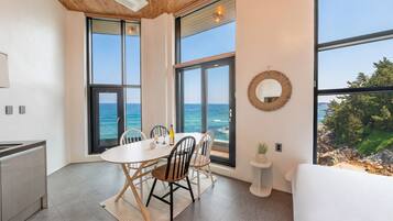 Basic Room, 2 Bedrooms (Room 501 (Ocean View/Spa/BBQ)) | 1 bedroom, free WiFi