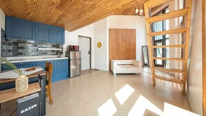 ห้องเบสิก, 1 ห้องนอน (Room 201 (Ocean View /BBQ)) | 1 ห้องนอน, Wi-Fi ฟรี