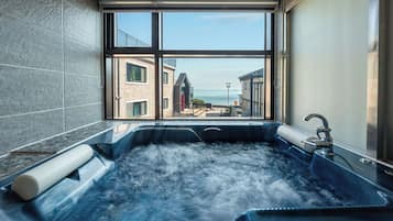 Basic Room, 1 Bedroom (Room 202 (Ocean View/Spa/BBQ)) | 1 bedroom, free WiFi