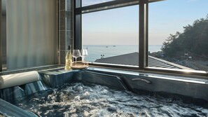 Basic-Zimmer, 1 Schlafzimmer (Room 302 (Ocean View/Spa/BBQ))