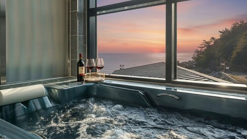 Capella Oceanview Spa Resort Goseong