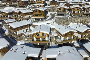 Exterior - Stylish Chalet by Ski Slopes (Neukirchen)