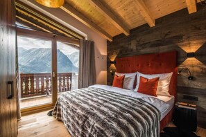 4 bedrooms, free WiFi - Chalet with Sauna and Natural Pool (Neukirchen)
