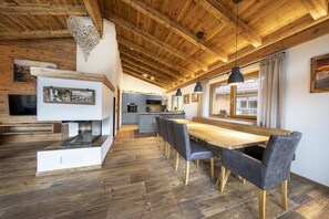 Dining - Nationalpark Chalet Malhamhorn (Neukirchen)