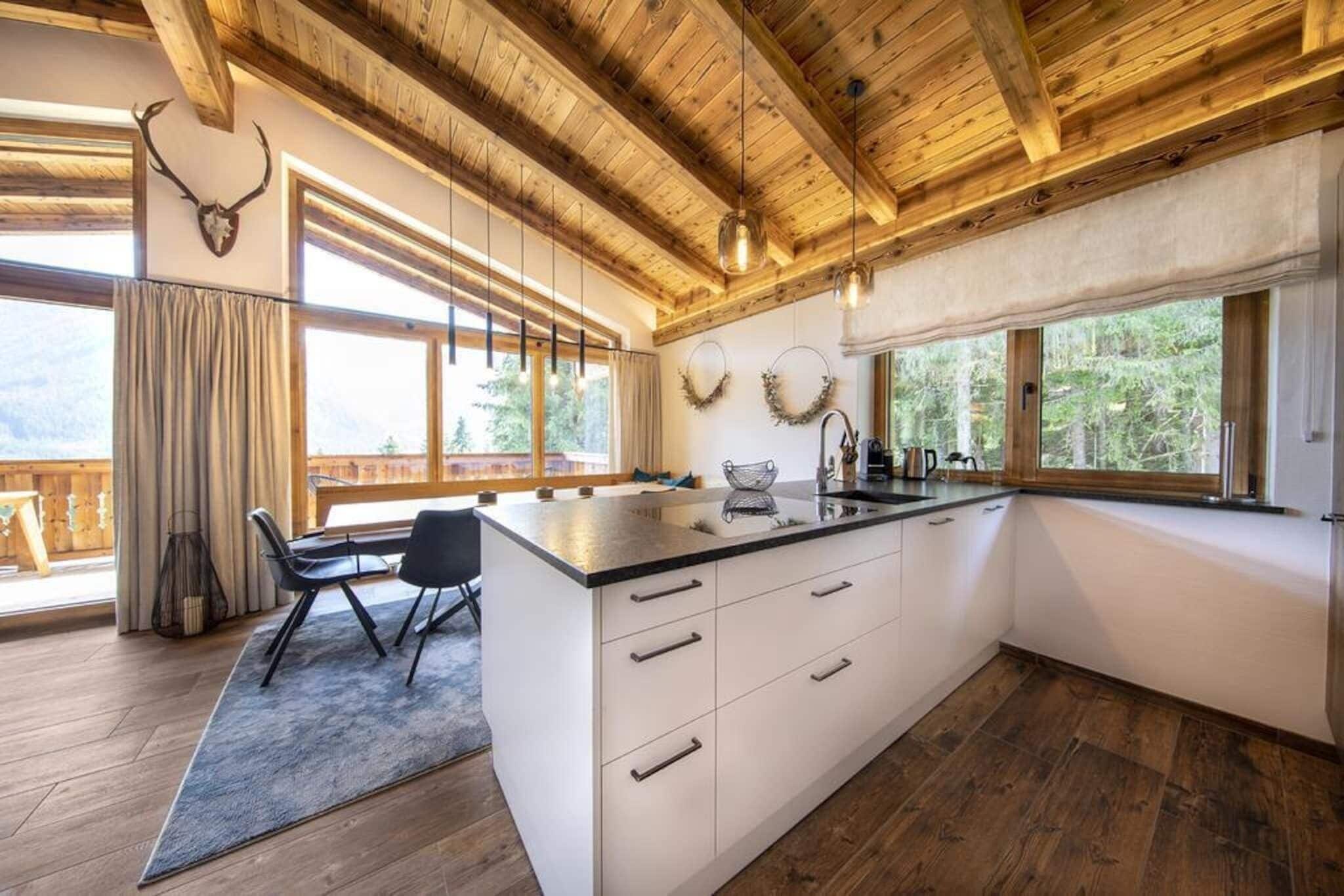 Wasserkocher mit Kaffee-/Teezubehör, Kühlschrank, Mikrowelle, Ofen