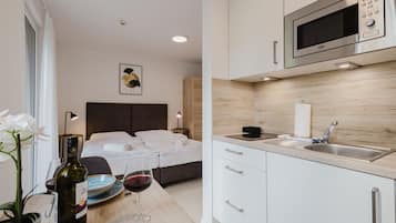 1 bedroom, desk, WiFi, bed sheets