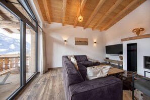 TV connectée, cheminée