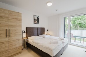 1 bedroom, desk, WiFi, bed sheets - The InnSight - Apartmenthouse (Passau)