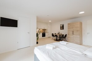 1 bedroom, desk, WiFi, bed sheets