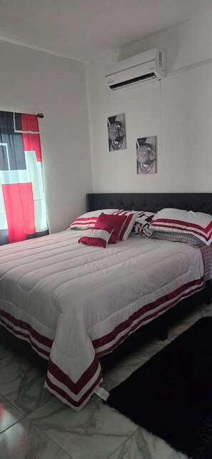 2 bedrooms, iron/ironing board, WiFi, bed sheets