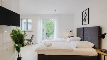 1 bedroom, desk, WiFi, bed sheets