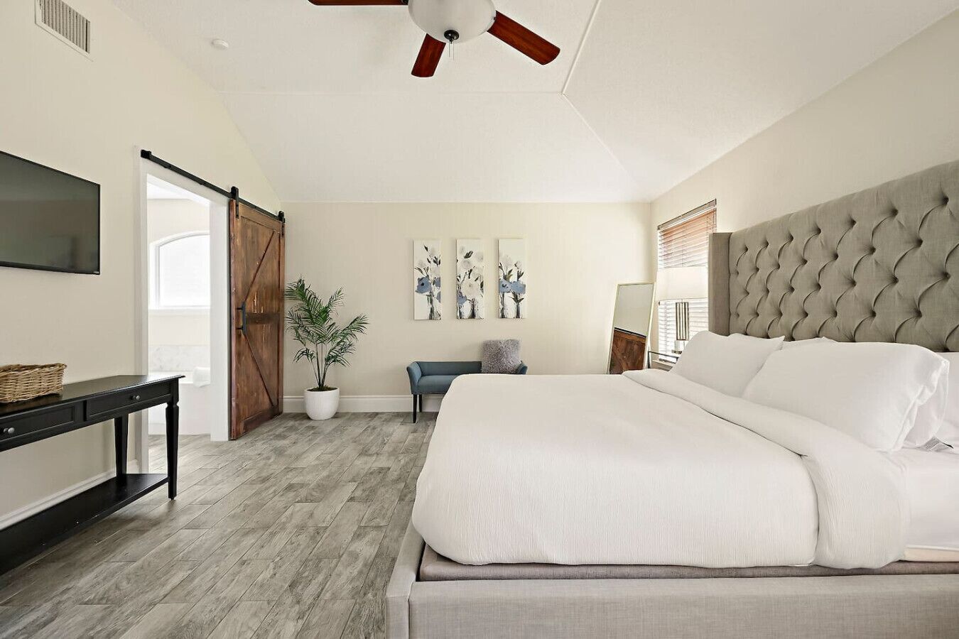 4 habitaciones, escritorio y wifi 