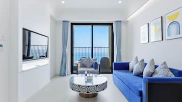 Luxury Apartment, 1 Bedroom, Balcony, Beach View | Living area