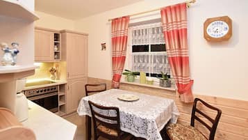 House | Dining